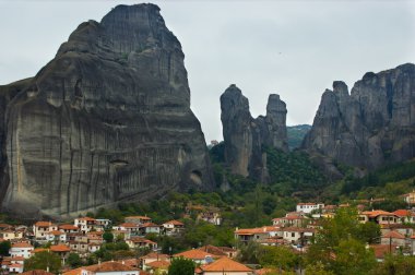 Şehrin altında kaya