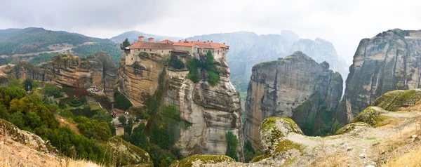 Le monastère sur la falaise — Photo