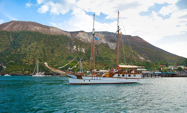 The big yacht — Stock Photo, Image