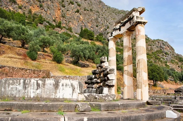 Οι στήλες — Φωτογραφία Αρχείου