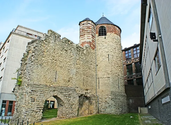 Τα ερείπια του πύργου — Φωτογραφία Αρχείου