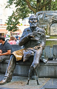 Şehir Belediye Başkanı ve köpeği