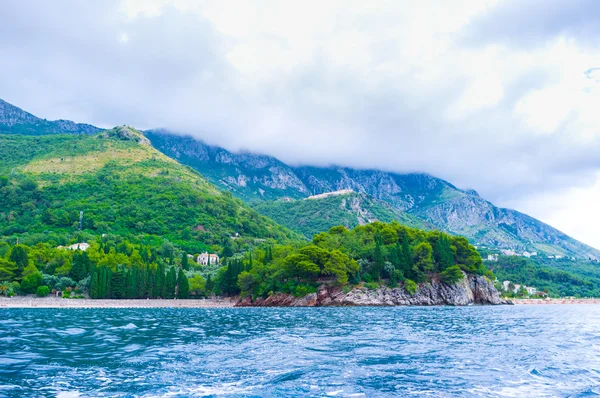 Kayanın üzerinde park — Stok fotoğraf