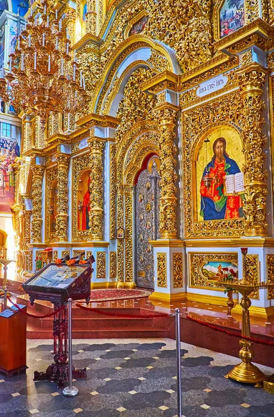 Kyiv Ukraine August 2021 Splendid Carved Gilt Iconostasis Dormition Cathedral — Stock Photo, Image