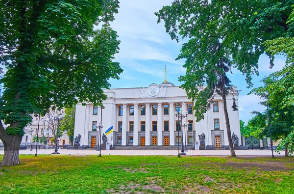 Gevel Van Het Neoklassieke Gebouw Van Verchovna Rada Het Parlement — Stockfoto