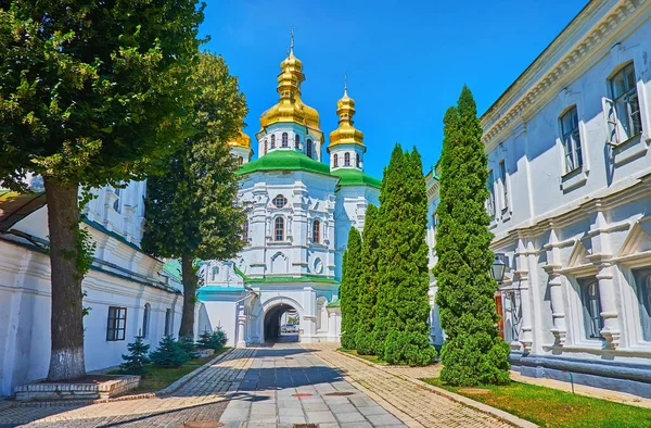 Prachtige Middeleeuwse Allerheiligen Kerk Gebouwd Boven Economie Poort Van Kiev — Stockfoto