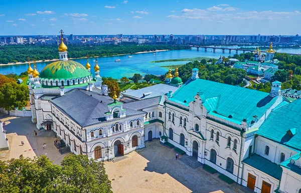 Impresionante Cúpula Verde Iglesia Refectorio Kiev Pechersk Lavra Cave Monasterio — Foto de Stock