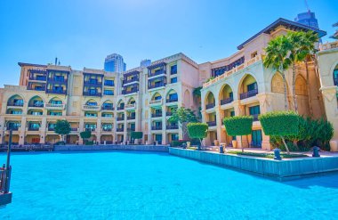 Geleneksel Arapça stili Dubai, BAE 'nin Eski Şehir Adası mimarisinden esinlenilmiştir.