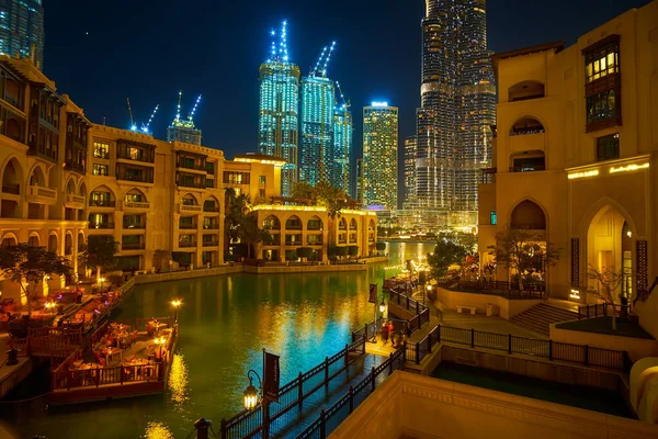 Dubai Zjednoczone Emiraty Arabskie Marca 2020 Wielka Oświetlona Wieża Burdż — Zdjęcie stockowe