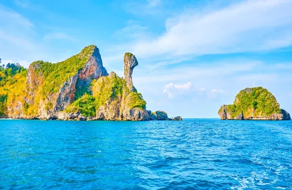 アンダマン海 アオナン クラビ タイの波紋に囲まれた小さなココム島と象徴的なチキンアイランド コカイ の海岸沿いのリラックス旅行 — ストック写真