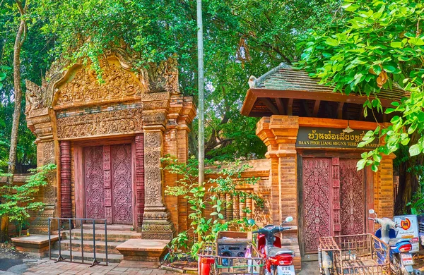 Chiang Mai Thailand May 2019 Panorama Gates Impressive Carved Wooden — Stock Photo, Image