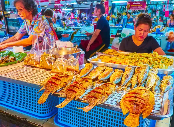 Chiang Mai Thailandia Maggio 2019 Gustoso Pesce Fritto Sul Bancone — Foto Stock