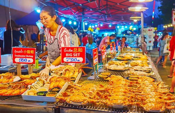 Chiang Mai Thailand May 2019 Продовольчий Майданчик Нічному Ринку Савадей — стокове фото