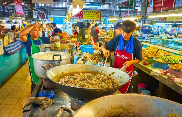 Chiang Mai Thailand May 2019 Cooks Tanin Market Prepare Traditional — Stock Photo, Image