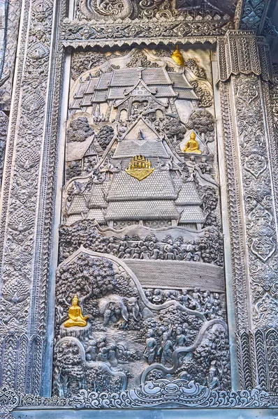 銀の寺院 ワット スファン の裏側の金属製パネル仏の生活や中世の寺院の建物 チェンマイ タイのシーンとウボソット — ストック写真