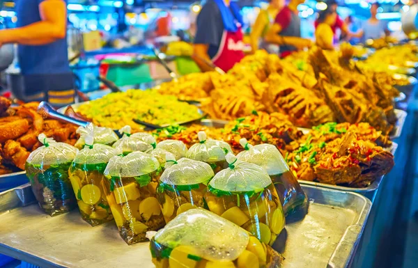 Рынок Танина Похвастаться Разнообразными Продуктами Вынос Такими Жареная Рыба Супы — стоковое фото
