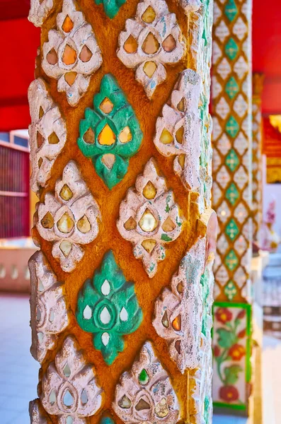 Detail Pillar Entrance Shrine Wat Muen Ngoen Kong Fine Carved — 图库照片