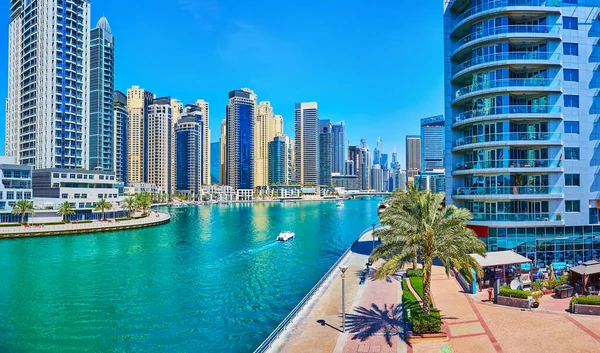 Enjoy Relaxing Atmosphere Dubai Marina Sailing Boats Forest Futuristic Skyscrapers — Stock Photo, Image