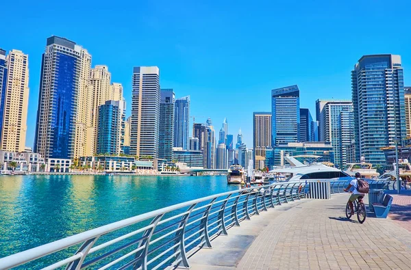 Pleasant Day Walk Promenade Dubai Marina View Modern Buildings Luxury — Stock Photo, Image