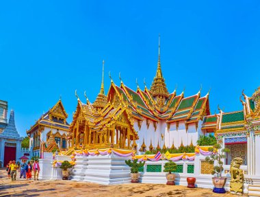 BANGKOK, THAILAND - 12 Mayıs 2019: 12 Mayıs 'ta Bangkok, Tayland' da Maha Prasat grubunun görkemli Tayland binaları