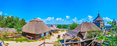 Ukrayna, Zaporizhzhia, Khorytsia Adası 'ndaki Shynok restoranı ve hata evleri ile Zaporizhian Sich scansen' in Küçük Kish Panoraması (ticaret ve zanaat yerleşimi)