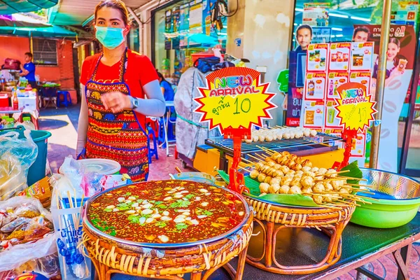 Bangkok Thailand Maio 2019 Vendedor Comida Rua Oferece Comida Lanches — Fotografia de Stock