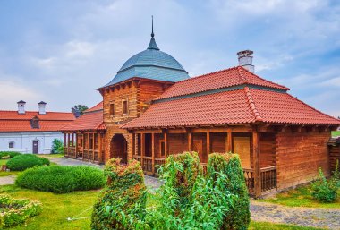Tarihi Bohdan Khmelnytsky 'nin Chyhyryn, Ukrayna' daki manzaralı ahşap kapısı.