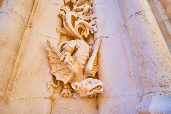 Closeup Medieval Wall Sculpture Small Dragon Located Arch Prince Gate — Stock Photo, Image