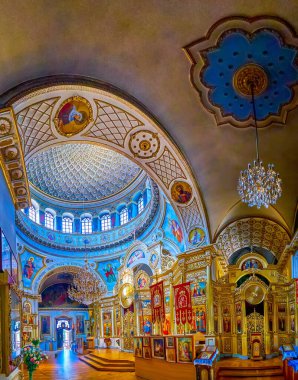 Dnipro, Ukrayna 'nın ana ortodoks kilisesi olan Dönüşüm Katedrali' nin iç mekanı.