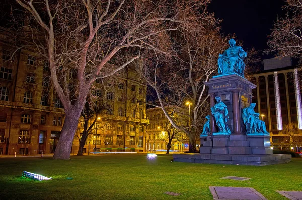 Απογευματινή Άποψη Του Μνημείου Deak Ferenc Που Βρίσκεται Στην Πλατεία — Φωτογραφία Αρχείου