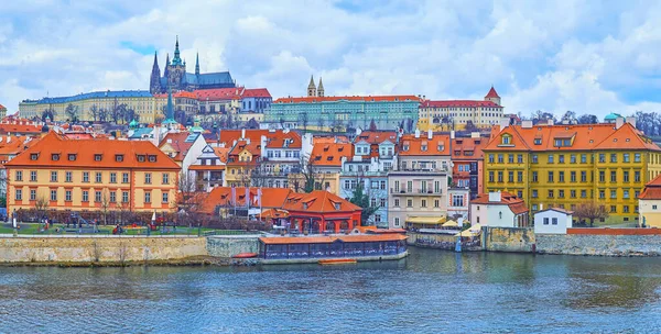 Cityscape Vltava River Old Red Roofed Houses Mala Strana Prague — Stock Photo, Image