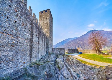 Castelgrande Kalesi 'nin Torre Nera kulesi, Bellinzona, İsviçre