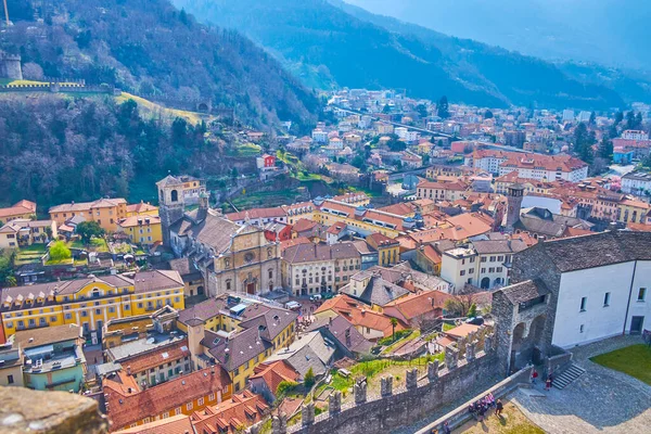 Bellinzona Švýcarsko Března 2022 Staré Město Bellinzona Vrcholu Pevnosti Castelgrande — Stock fotografie