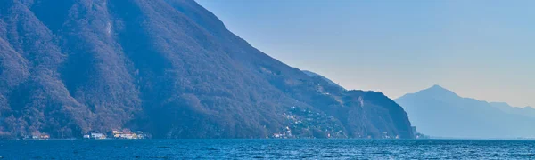 Malownicze Wysokie Góry Wznoszące Się Jeziora Lugano Szwajcaria — Zdjęcie stockowe