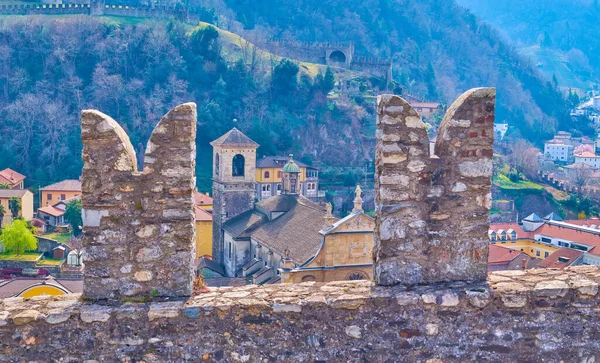 Cimbuří Fasáda Kostela Petra Štěpána Pozadí Bellinzona Švýcarsko — Stock fotografie