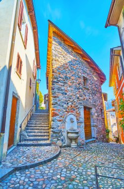 Piazza Pomee, Morcote, İsviçre 'deki tarihi binalar