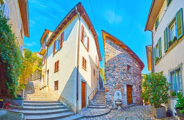 Panorama Old Piazza Pomee Stone Houses Narrow Street Leading Done — Stock Photo, Image