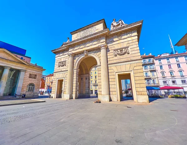 Milán Italia Abril 2022 Destacado Arco Histórico Porta Garibaldi Centro — Foto de Stock