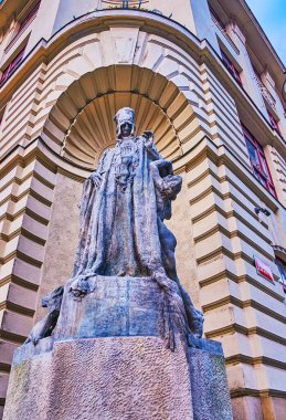 Çek Cumhuriyeti 'nin Prag kenti Marianske Meydanı' ndaki Yeni Belediye Binası 'nın köşesinde Haham Loew' un etkileyici heykeli.