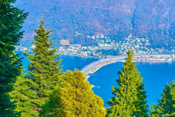 Top View Lake Lugano Melide Causeway Tall Green Spruces Parco — Foto Stock