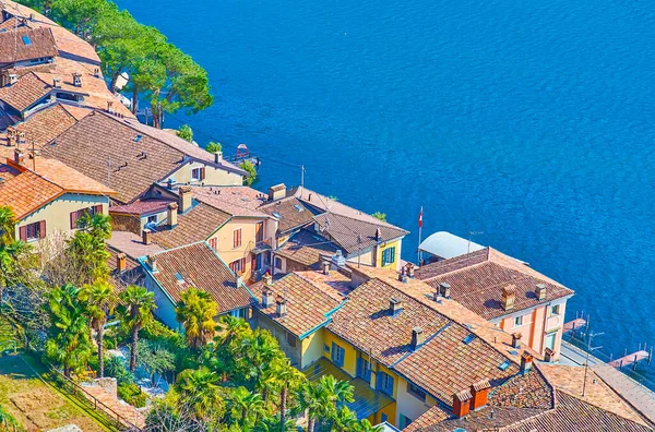 Vackra Gamla Hus Med Kakel Tak Stranden Azure Lake Lugano — Stockfoto