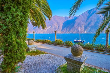 Villa Heleneum Parkı, İsviçre 'deki Lugano Gölü' nün çevresindeki tropikal bitkilerin ve manzaranın bulunduğu harika bir yerdir.