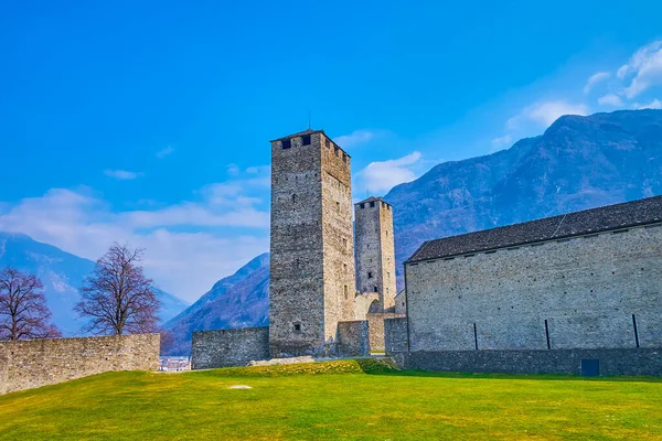 Castelgrande kalesi ortaçağın en büyük kalesidir.