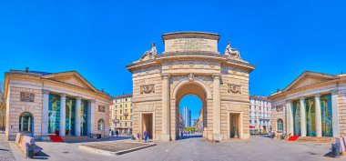 MILAN, ITALY - 5 Nisan 2022: Porta Garibaldi ve Cosro Como caddelerinin Panoraması, 5 Nisan 'da Milano, İtalya