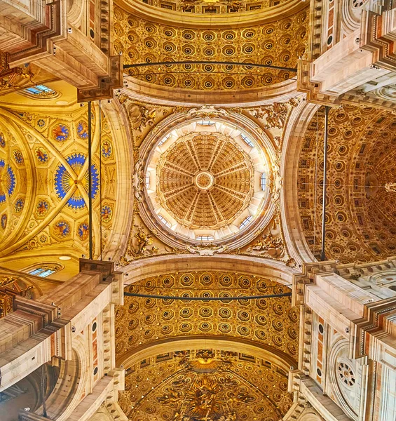 Como Itálie Března 2022 Ohromující Pozlacená Kupole Klenba Katedrály Santa — Stock fotografie