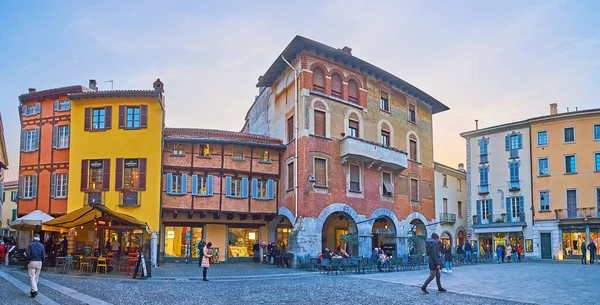 Como Itálie March 2022 Panorama Historickou Architekturou Piazza Del Mercato — Stock fotografie