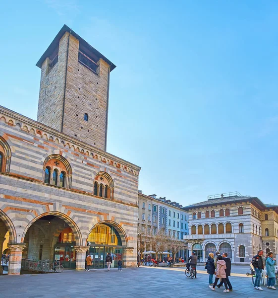 Como Italy Mart 2022 Mart Como Broletto Sarayının Yarı Halka — Stok fotoğraf