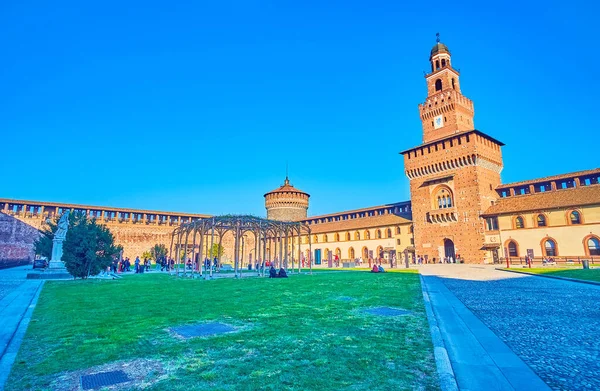 Milan Italy April 2022 Largest Courtyard Courtyard Arms Most Known — Stock Photo, Image