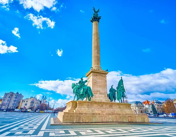 Passeggiata Intorno Magnifica Colonna Con Arcangelo Gabriele Cima Sette Capi — Foto Stock