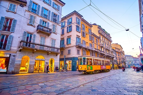 Milano Italia Aprile 2022 Passeggiate Tram Epoca Lungo Storica Corso — Foto Stock